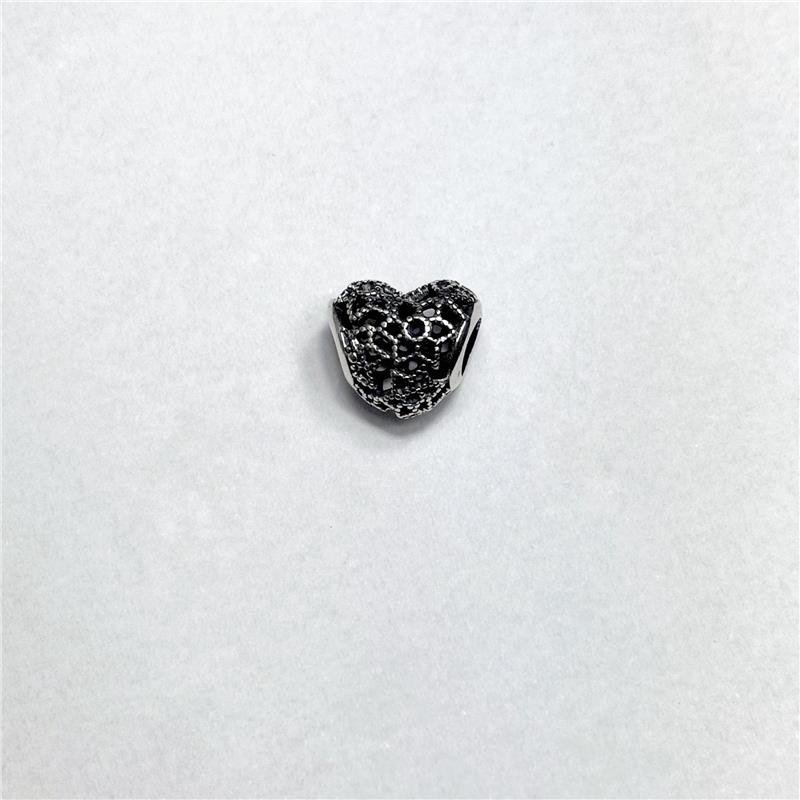 BERLOQUE LISO CORAÇÃO FLORES VAZADAS