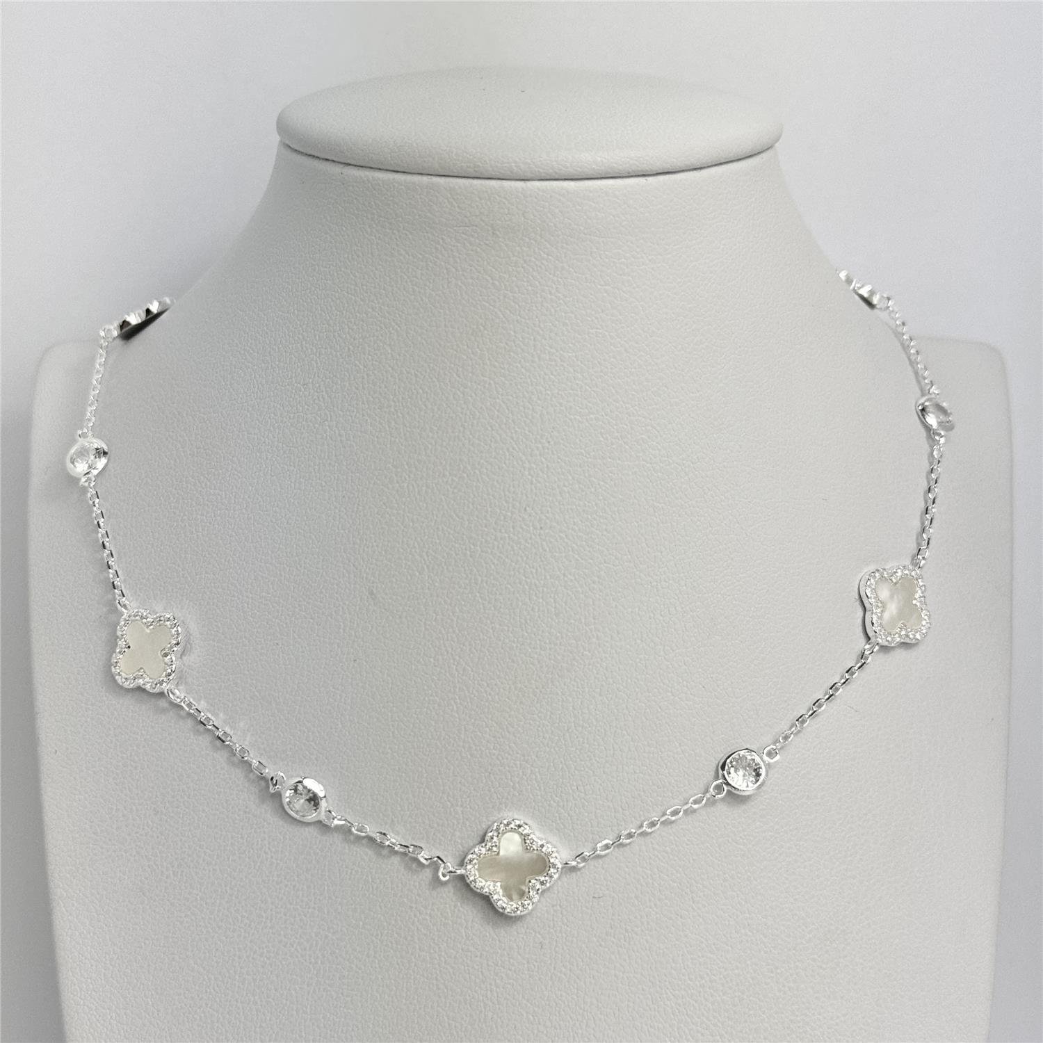 COLAR LISO LAP 5 TREVOS MADREPEROLA 1CM E PONTOS DE LUZ 40+5CM