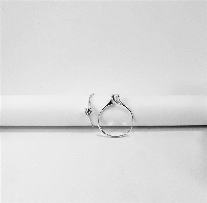 ANEL LISO LAP SOLITARIO 4 GARRAS 4,5MM